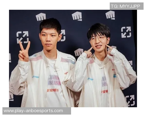 电竞新闻洲际赛中BLG团队协作表现分析与评价探讨